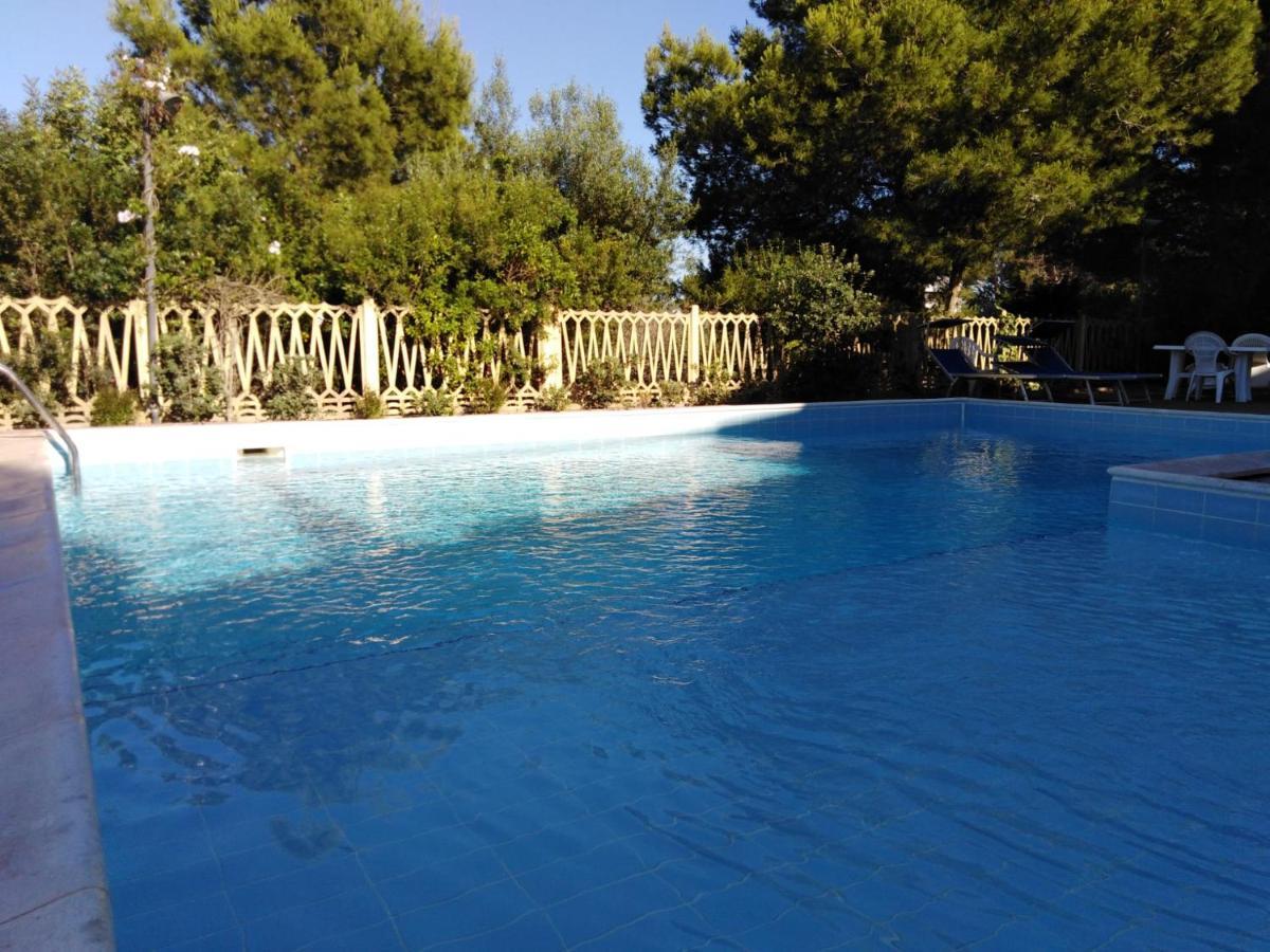 Villa Panoramica Immersa Nel Verde Порто-Пино Экстерьер фото